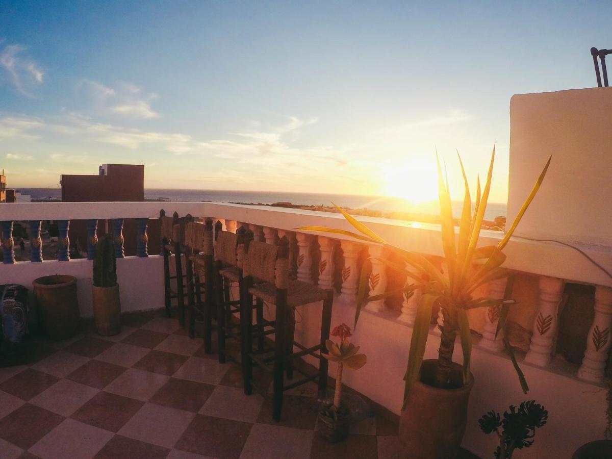 Tamraght White Hostel Exterior photo
